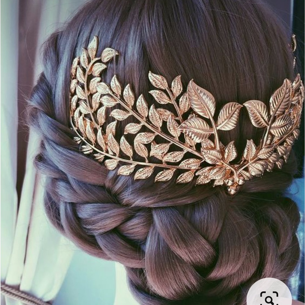 Ulyana Aster wedding gold hairpiece accessory
